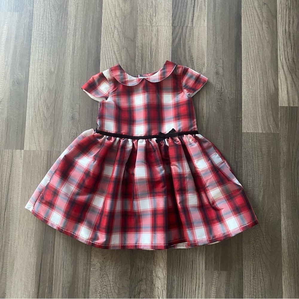 Carter,s girl dress size 24 Months